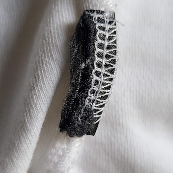 IVY PARK Beyonce White Logo Monotone Embossed Long Sleeve Tee Women's Size Small - Picture 8 of 8